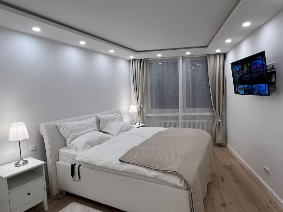 Lovely Home Suite In Нюрнберг Екстер'єр фото
